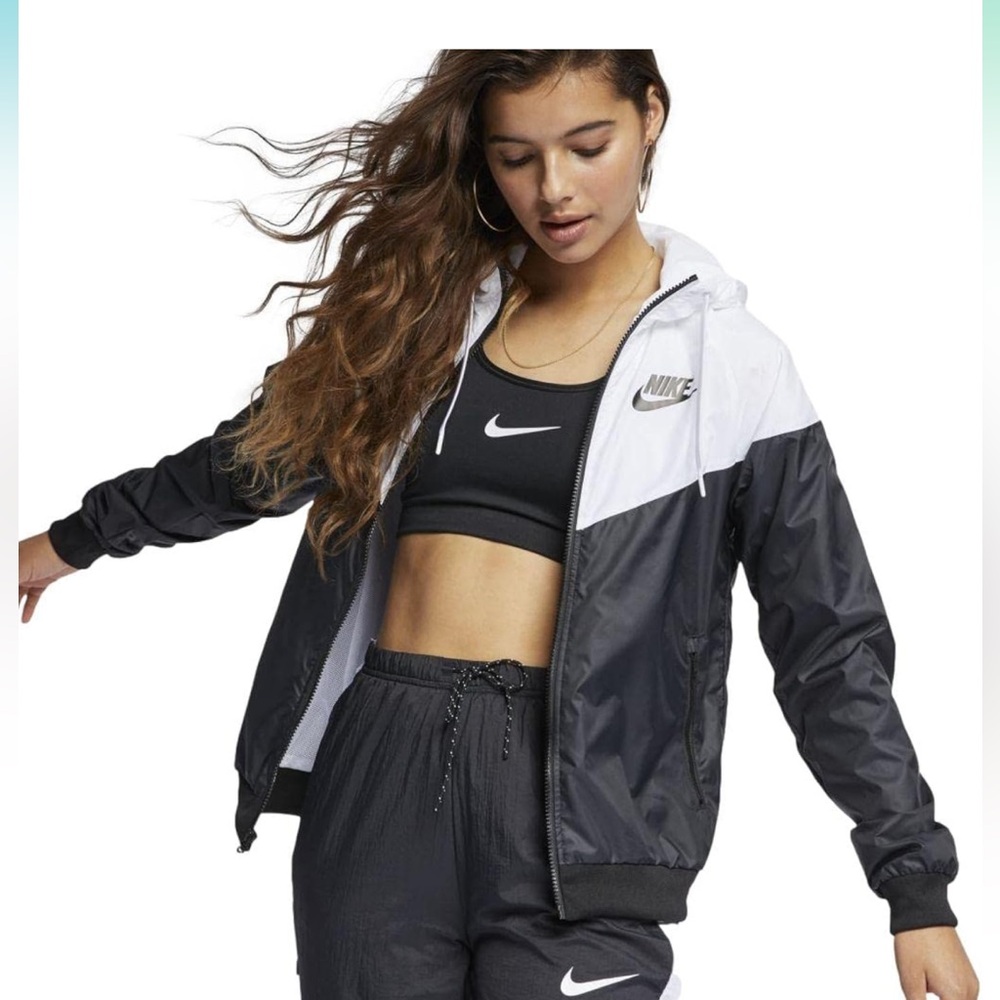 Black and white womens nike windbreaker zip up jacket